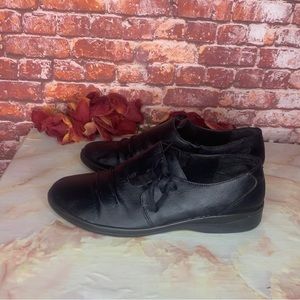 Harborsides Black Memory Foam Round Toe Side Lace Up Loafers